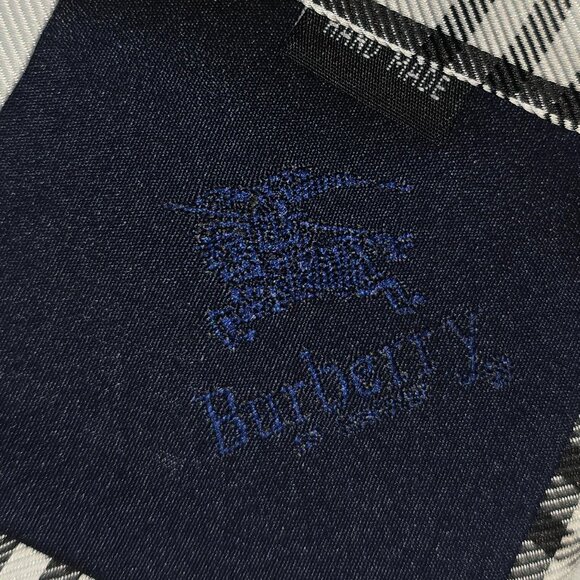 BURBERRY LONDON 100% Silk Tie Neckwear White Black Red Nova Check 58" x 4" - Picture 2 of 6